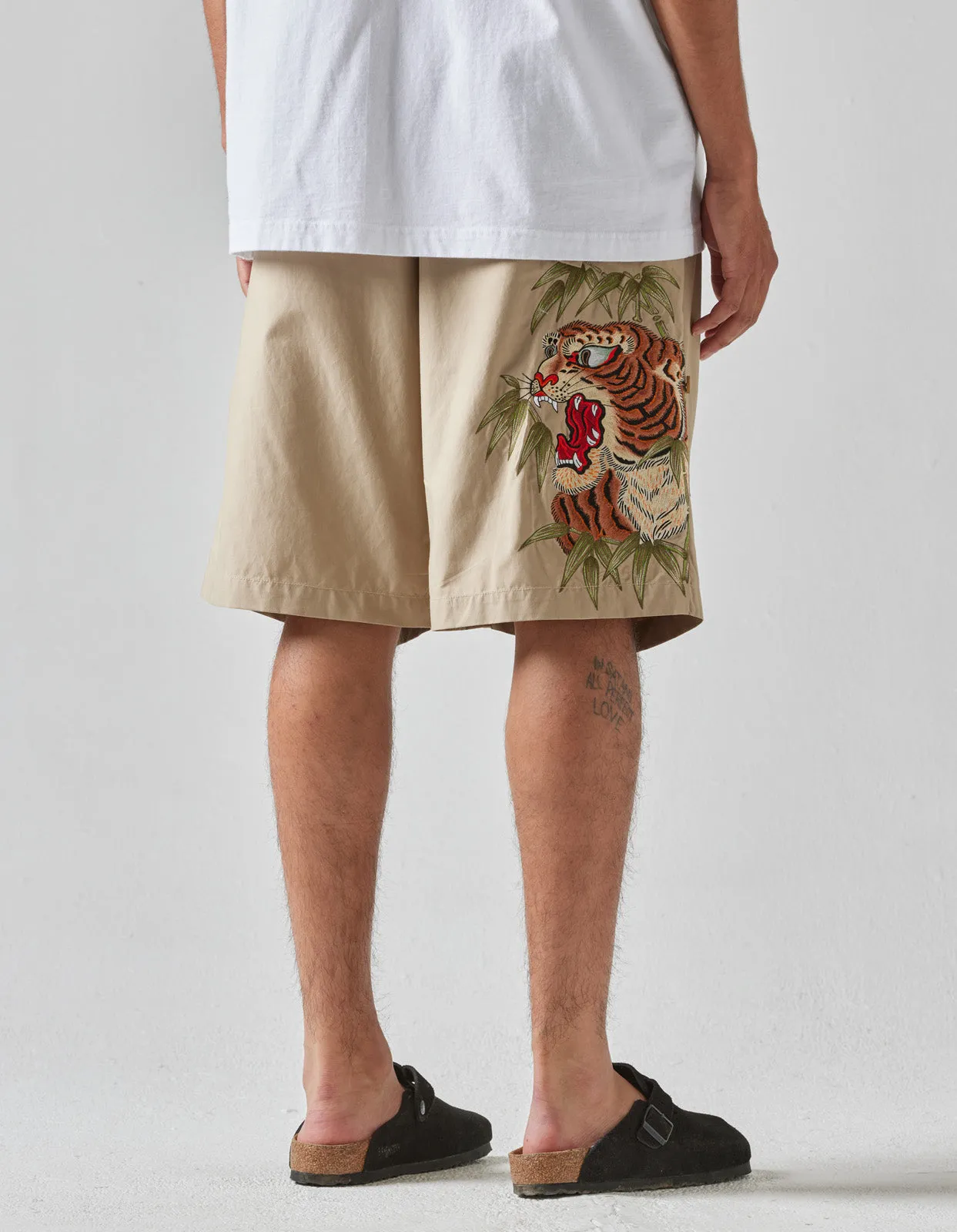 5099 Maha Tiger Loose Snoshorts Sand