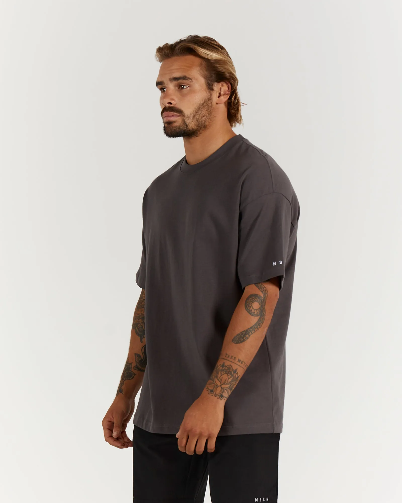 LIGHTWEIGHT OVERSIZED TEE - CHARCOAL