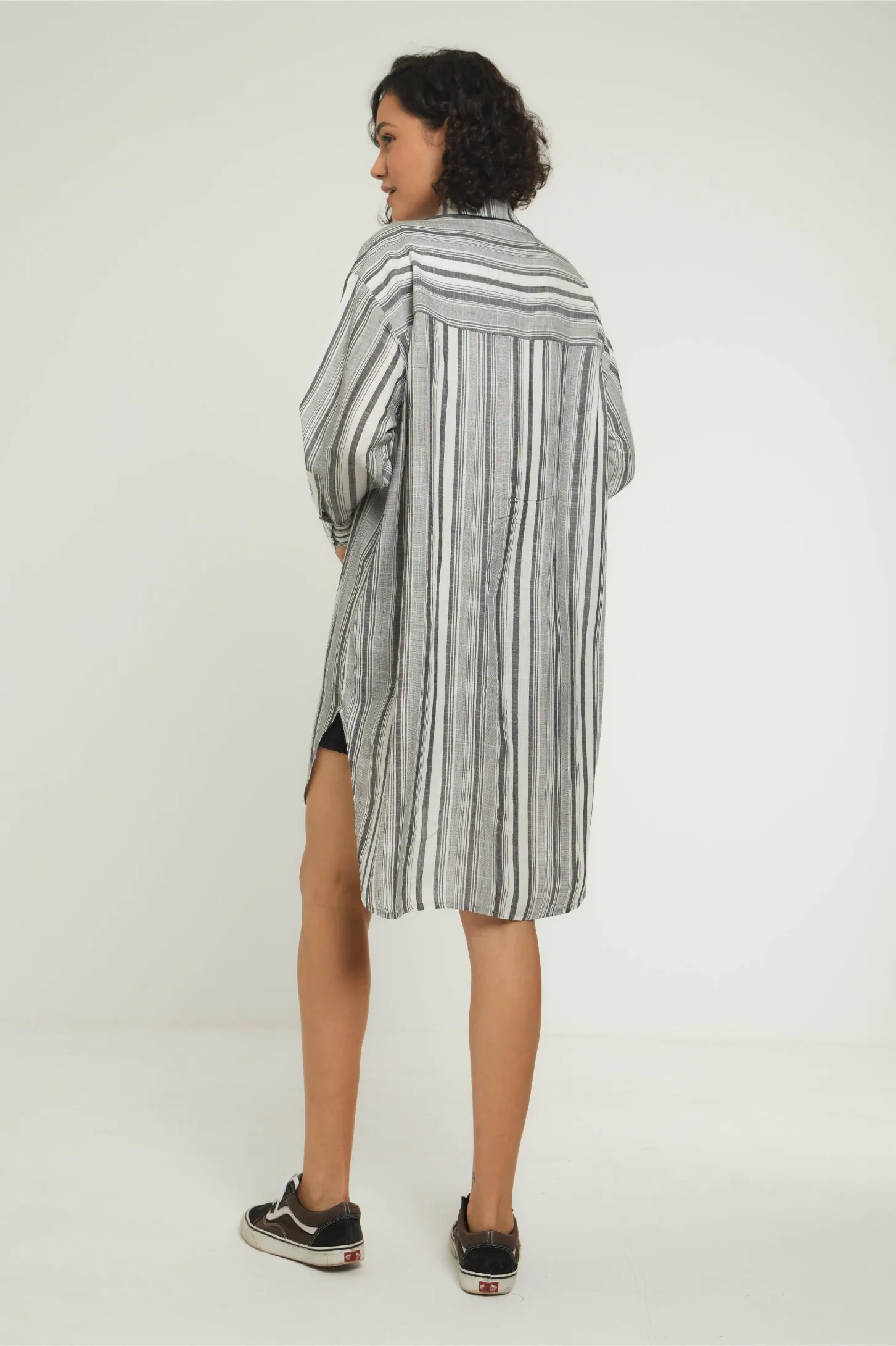 OVERSIZED SHIRT DRESS - GREY