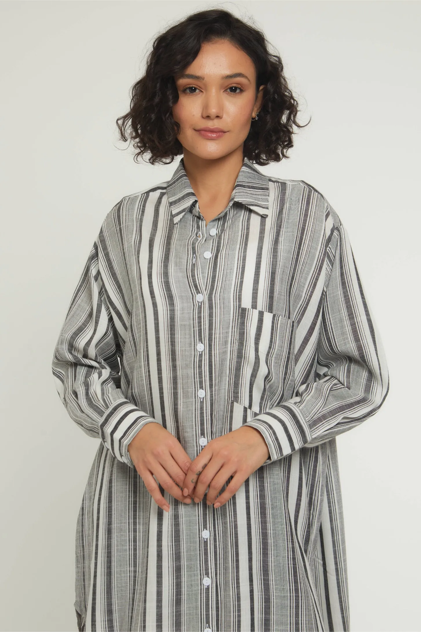 OVERSIZED SHIRT DRESS - GREY