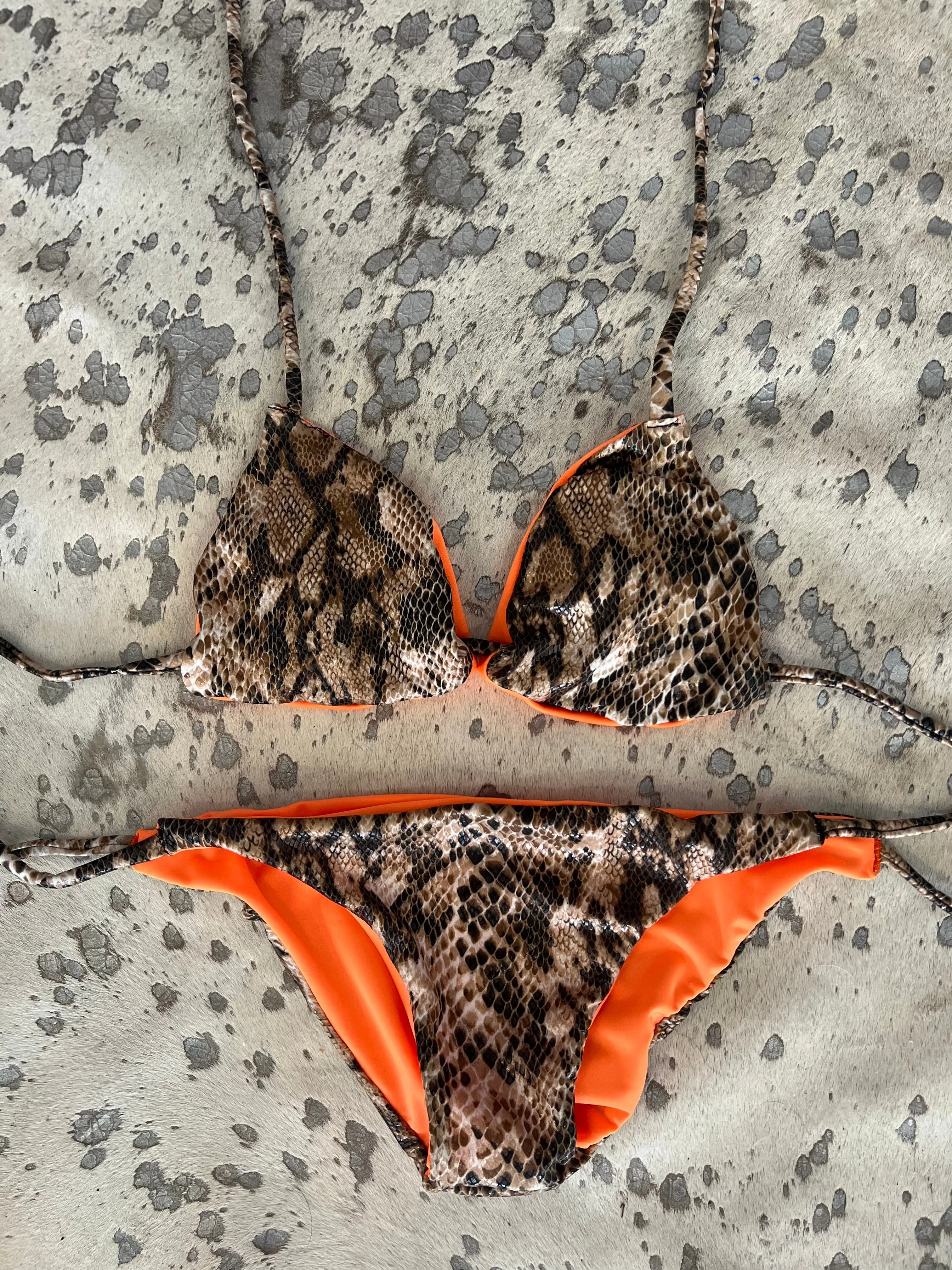 Python Reversible String Bikini